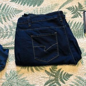 Santana Jeans Size 18/ 32 Length - dark wash